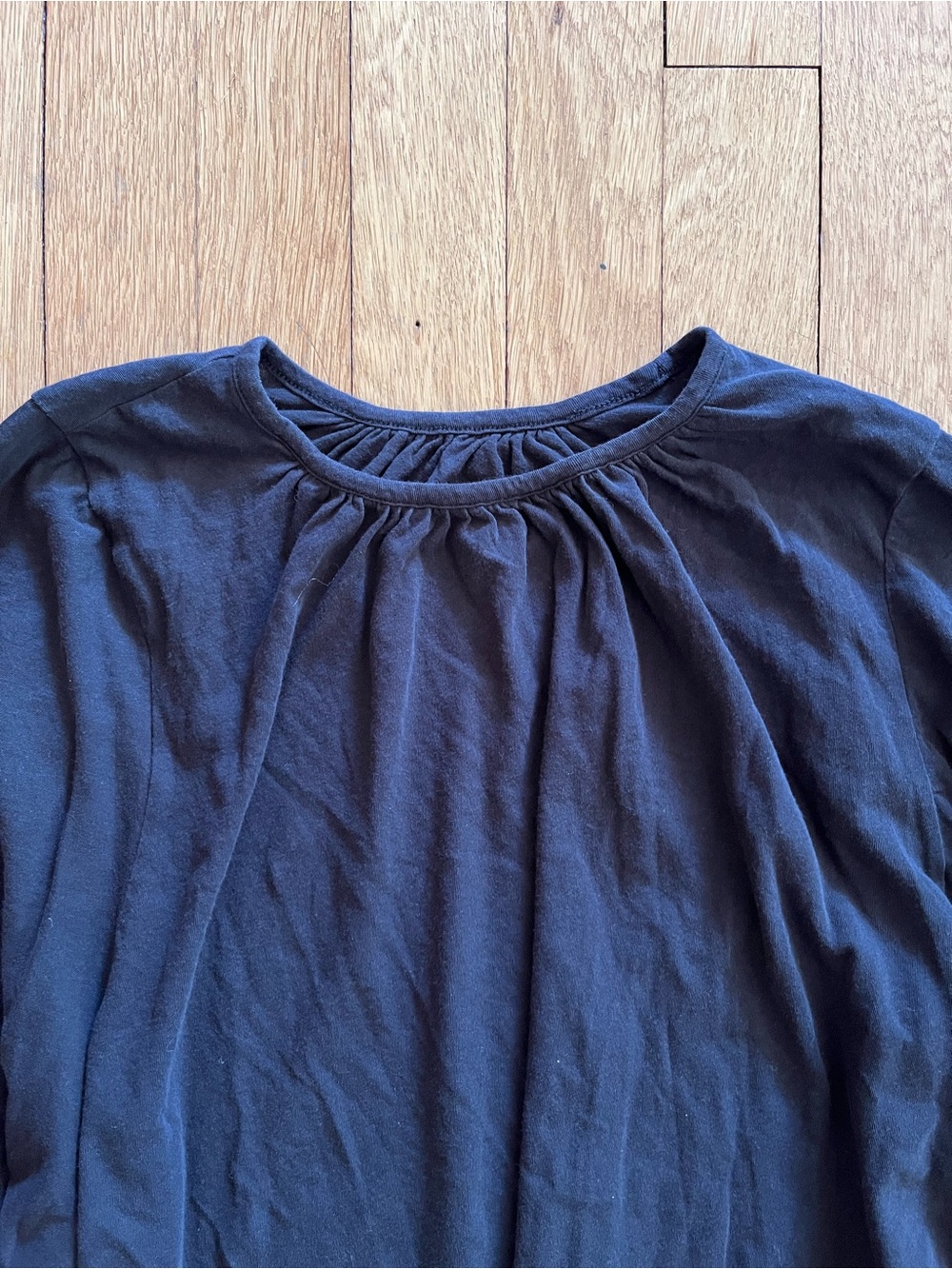 Everlane cropped cotton top in washed Black — Size M